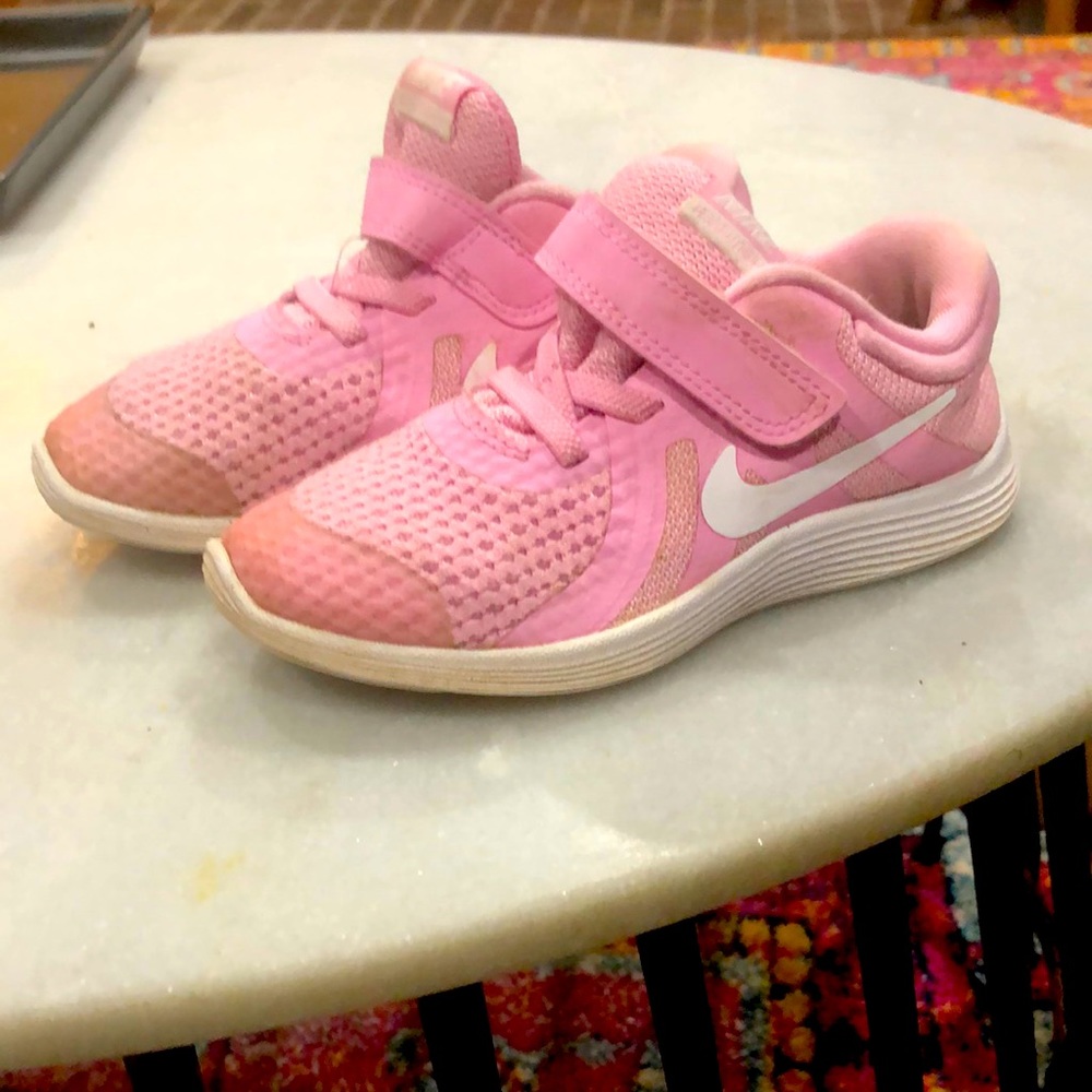 Nike toddler sneaker